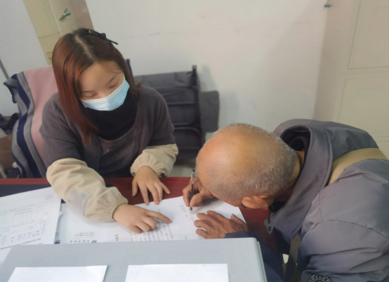 1731055156550512.png 中荊置業(yè)扎實(shí)推進(jìn)特困職工申報(bào)工作傳遞溫暖與關(guān)懷313.png